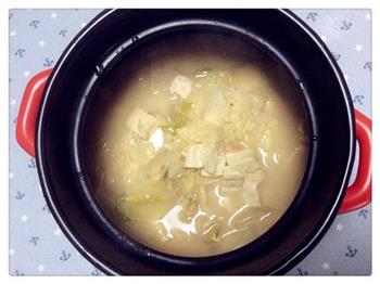 白菜炖豆腐汤的做法图解4