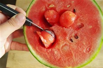 吃水果也要高逼格-自制彩球果盘的做法步骤2