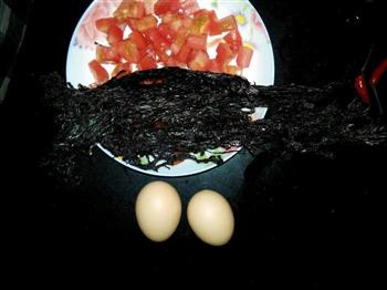 西红柿紫菜蛋花汤的做法步骤1