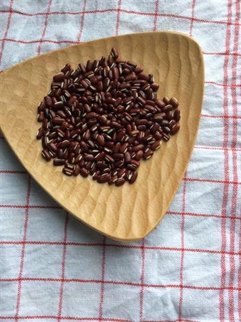 赤小豆薏米汤的做法图解1