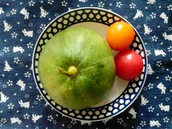 煎包&煎蛋&香瓜-小番茄&百香果蜂蜜水的做法图解2
