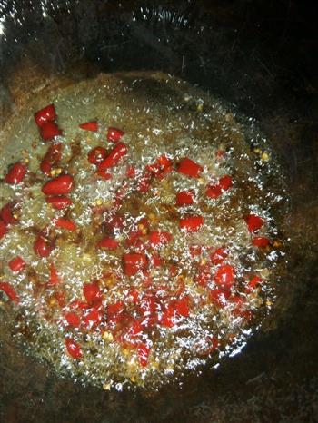 家常菜―尖椒炒面筋卷的做法步骤5