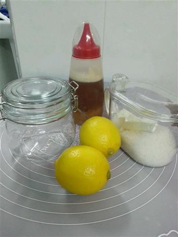 超详细100%成功的蜂蜜柠檬水的做法步骤1