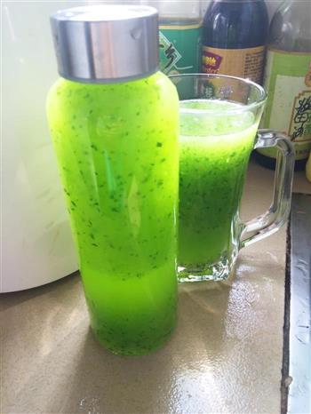 鲜榨青瓜汁儿，清新黄瓜饮的做法图解4