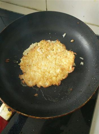 快手早餐—剩米饭的华丽转身—米饭蛋饼的做法步骤5