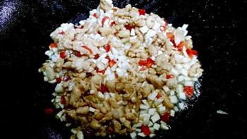 南极磷虾鸡粒炒饭的做法步骤3