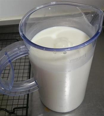 酸奶的做法图解1