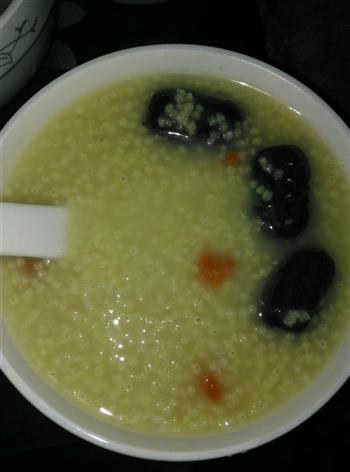 小米红枣枸杞粥养胃的做法图解5