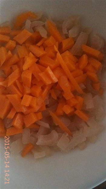 胡萝卜肉皮冻的做法步骤4