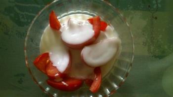 西红柿酸奶沙拉的做法步骤2