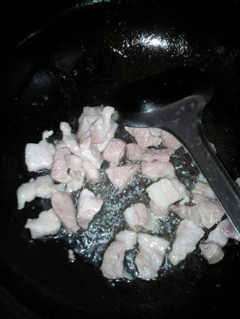 芹菜炒肉的做法步骤4