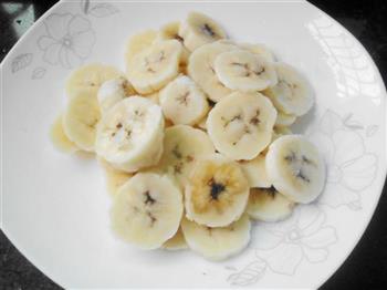 核桃香蕉酸奶昔的做法步骤2