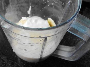 核桃香蕉酸奶昔的做法步骤5
