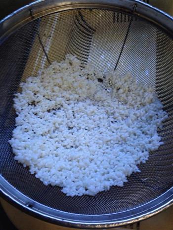 快手零食-香脆炒米的做法步骤1