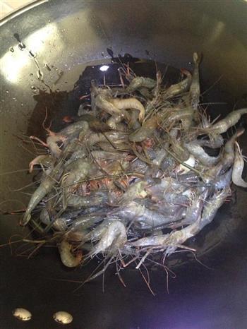 龙井茶香盐水虾的做法步骤4