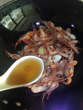 龙井茶香盐水虾的做法步骤5