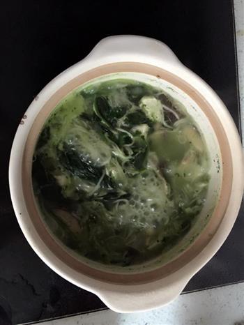 辅食-黑鱼香菇菠菜面的做法步骤2