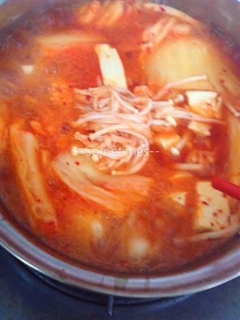 泡菜金针菇肥牛豆腐煲的做法步骤13