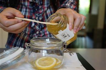 梁食蜂蜜渍柠檬的做法步骤5