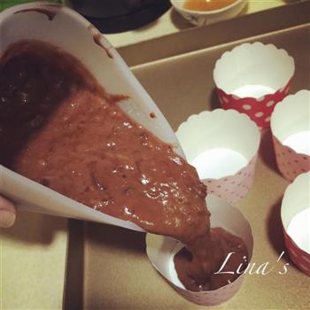 低脂快手香蕉巧克力杯子蛋糕的做法步骤4