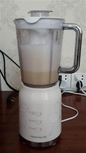 红枣羊奶玉米汁的做法步骤2