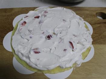 草莓，芒果千层蛋糕的做法步骤17