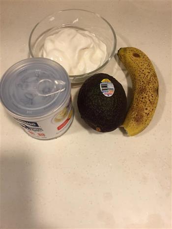 牛油果香蕉酸奶冰激凌的做法图解1