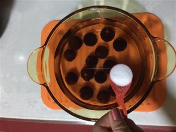 冰糖杨梅汁-酸酸甜甜消暑美容的做法步骤1