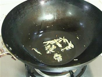 香菇清炒四季豆的做法步骤5