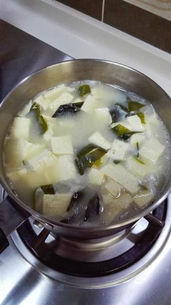 日式豆腐海带味增汤的做法步骤5