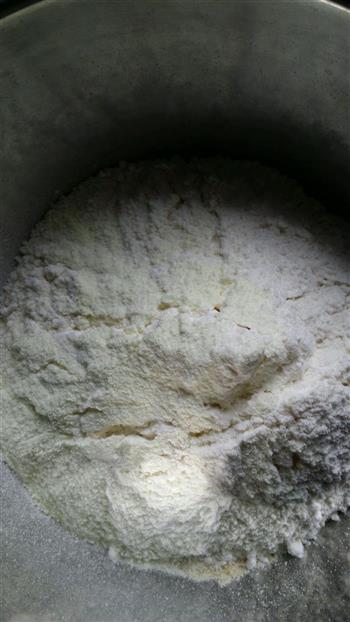 小米红枣鸡蛋牛奶营养发糕的做法步骤2