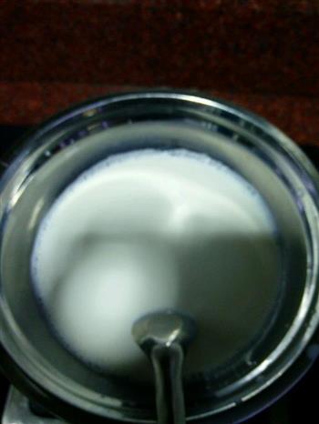 牛奶馒头的做法步骤1