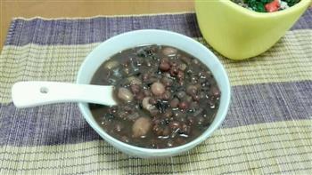 红豆薏米补血粥的做法图解3