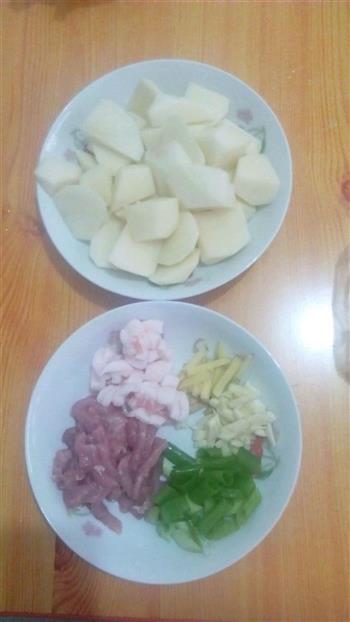 油豆角炖土豆的做法步骤2
