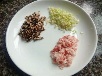 香菇肉末米饭煎饼的做法图解2