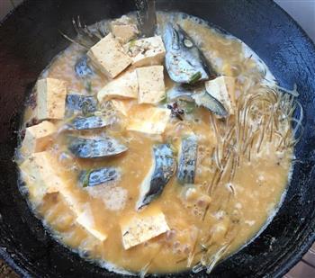 鲅鱼炖豆腐粉条的做法步骤10