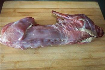 干锅青笋兔肉的做法图解1