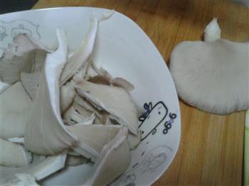 香炸鲜蘑的做法步骤1