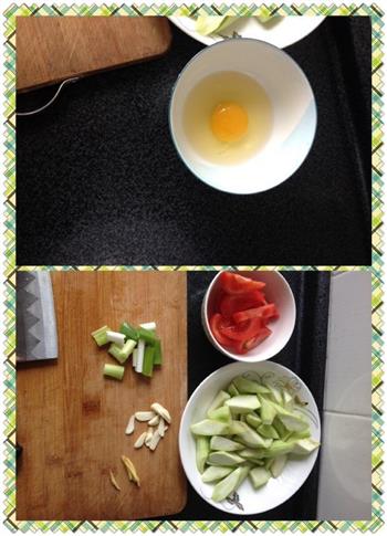 丝瓜西红柿炒鸡蛋的做法步骤2