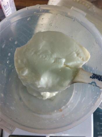 百香果酸奶冰激凌的做法步骤2
