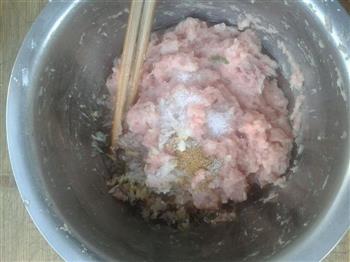 猪丸菠菜汤的做法步骤3