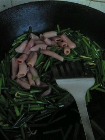 韭苔炒海肠的做法图解7