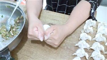 芹菜猪肉水饺的做法步骤6