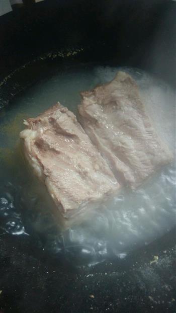 砂锅扣肉的做法步骤1