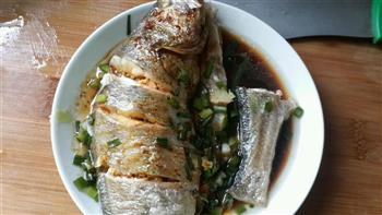 清蒸黄鱼—零油烟纯微波菜也能如此美味的做法步骤7