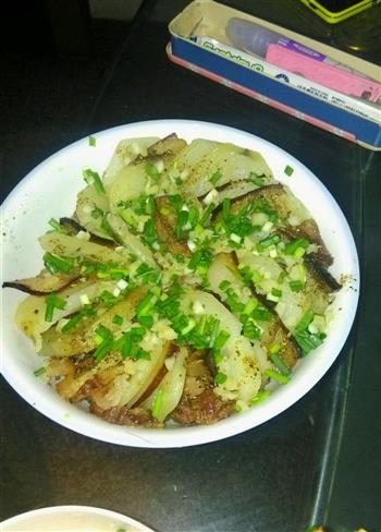 超级美味土豆蒸腊肉的做法步骤1