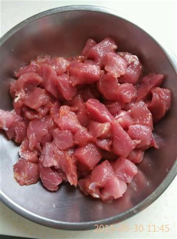 樱桃季里的樱桃肉的做法步骤1