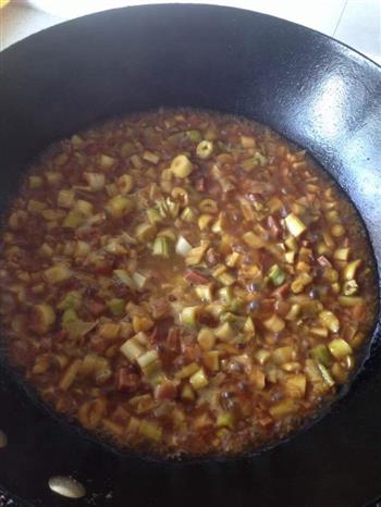 腊肉竹笋豌豆闷糯米饭的做法步骤1