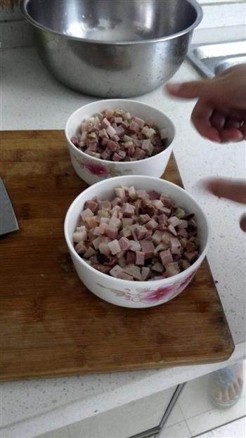 腊肉蚕豆豌豆焖饭的做法图解5