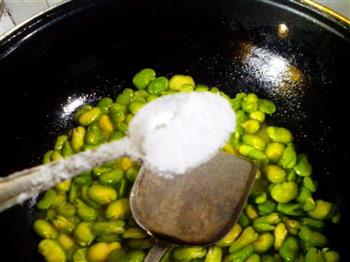 清炒蚕豆的做法步骤4
